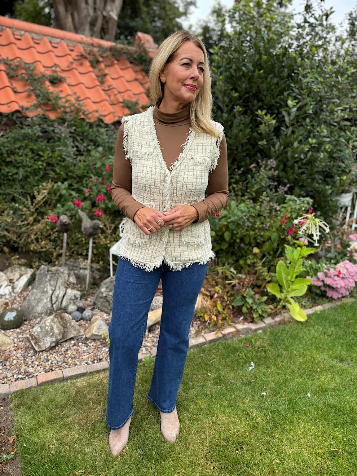 Antique Cream Premium Soft Fringed Chenille Gold Tartan Gilet