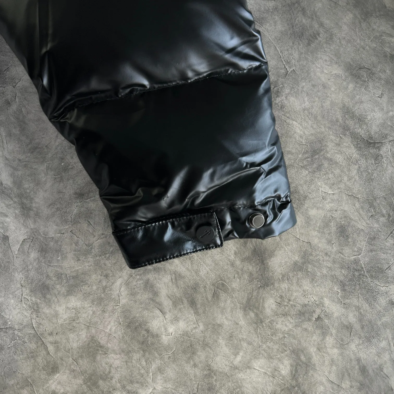 Trapstar Irongate Embossed Puffer Jacket Black